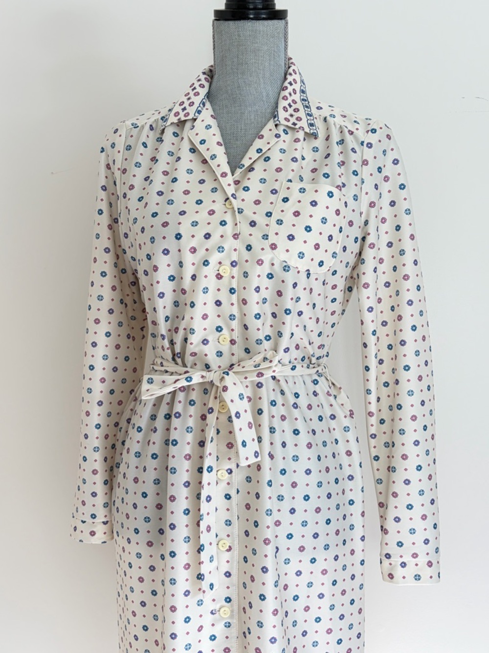 Vintage Floral Day Dress. Button Down Cottage Core Long Sleeve Casual Dress - Picture 4 of 12